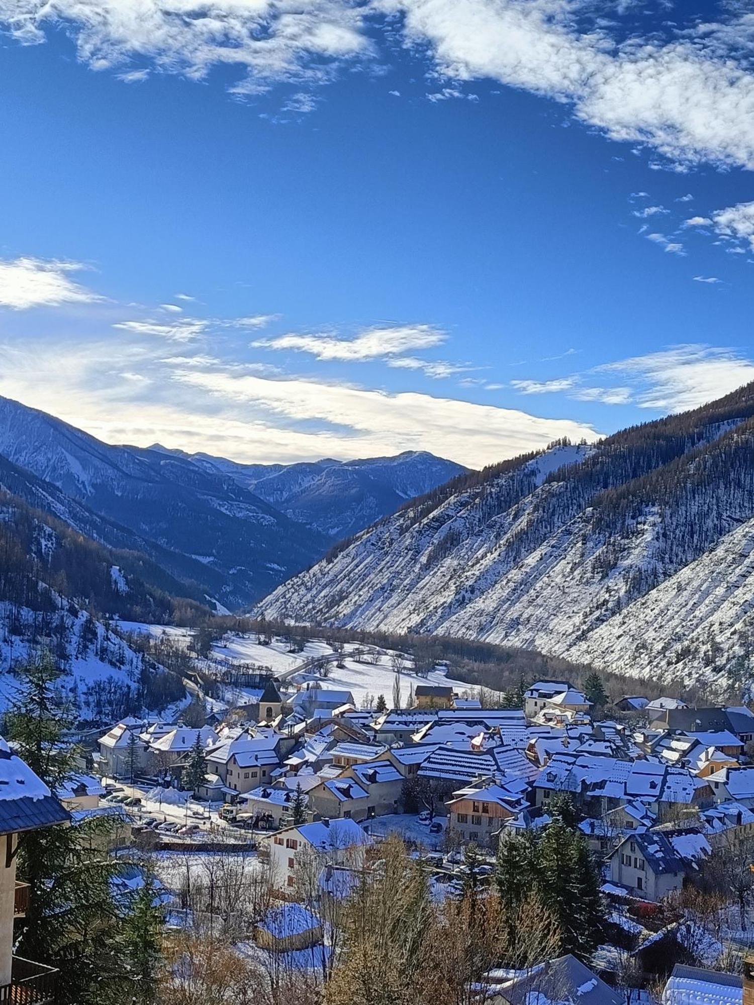 Hotel Plein Soleil Allos Exterior photo