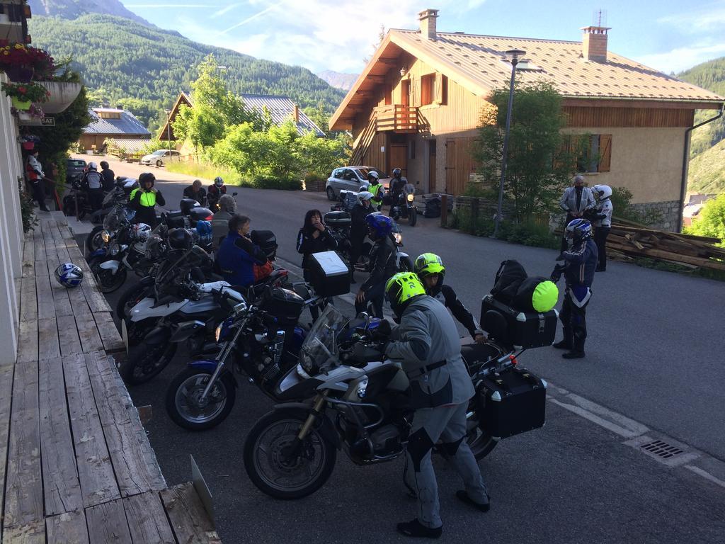 Hotel Plein Soleil Allos Exterior photo